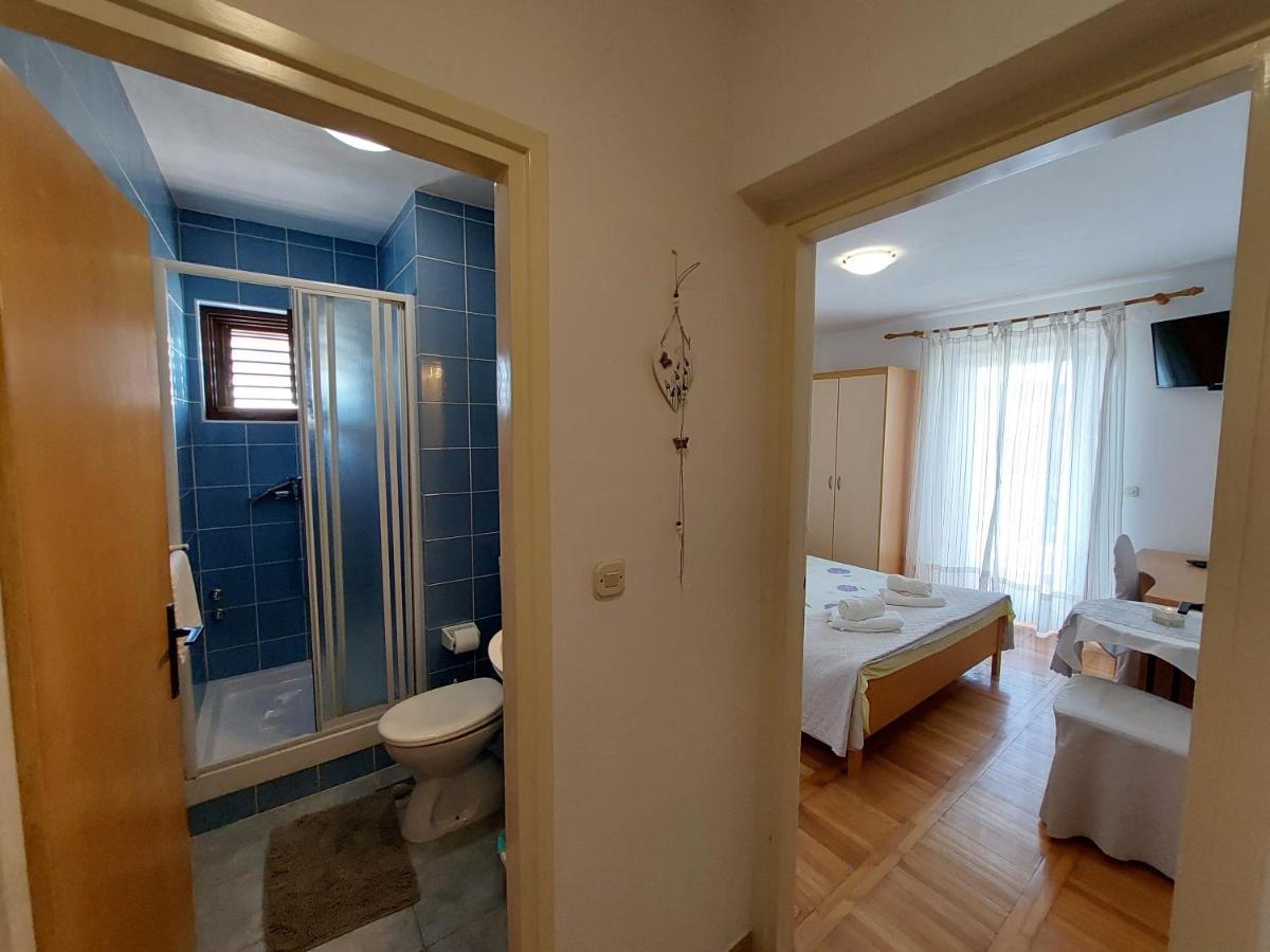 Apartmani Rahela Vodice Ngoại thất bức ảnh